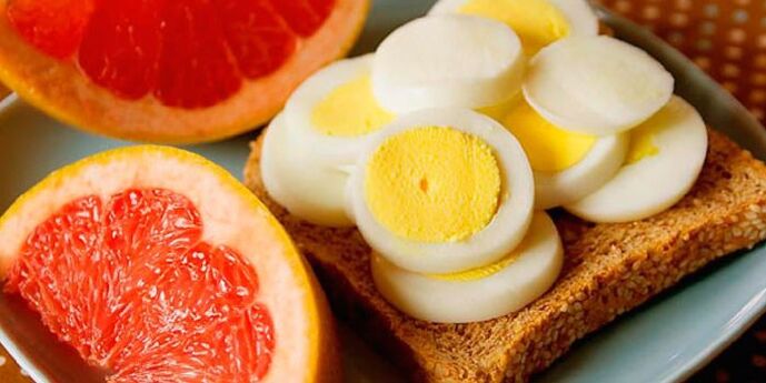 agrumes et œufs durs pour le régime Maggi