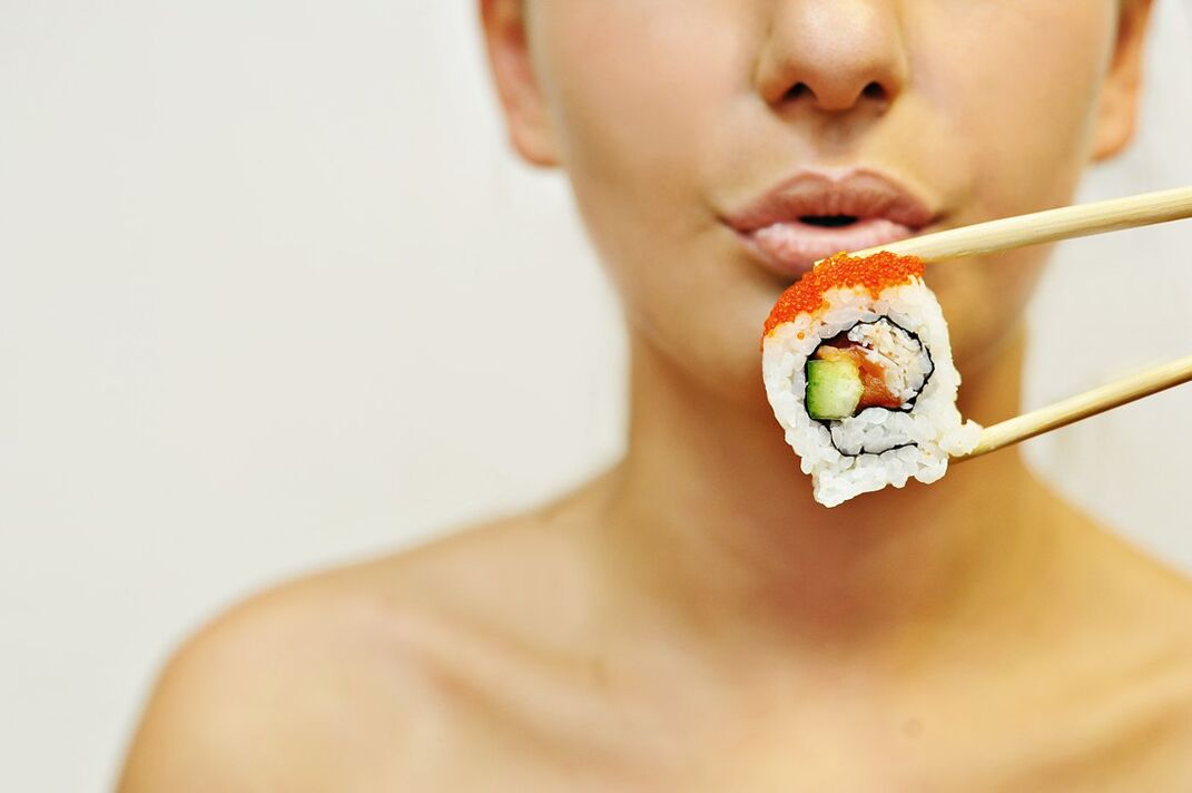 manger des sushis avec un régime japonais